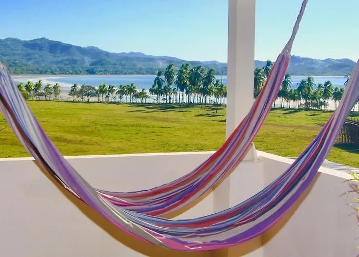 Holiday home Dahlia Penthouse Getaway, Stunning Views! *