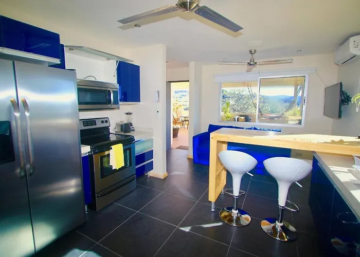 Holiday home Dahlia Penthouse Getaway, Stunning Views! *