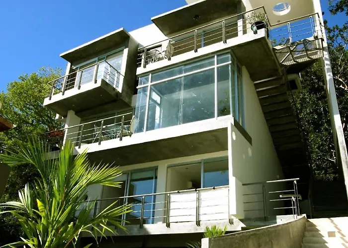 Holiday home Dahlia Penthouse Getaway, Stunning Views!